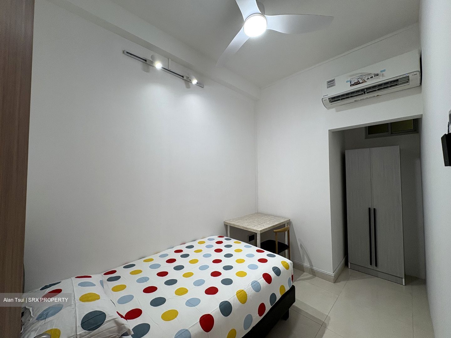 Sennett Estate (D13), Terrace #571406071
